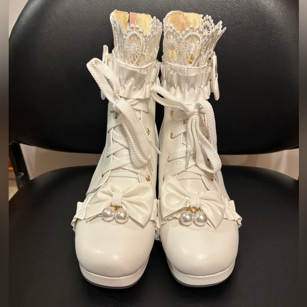 Elegant White Lace-Up Ankle Boots